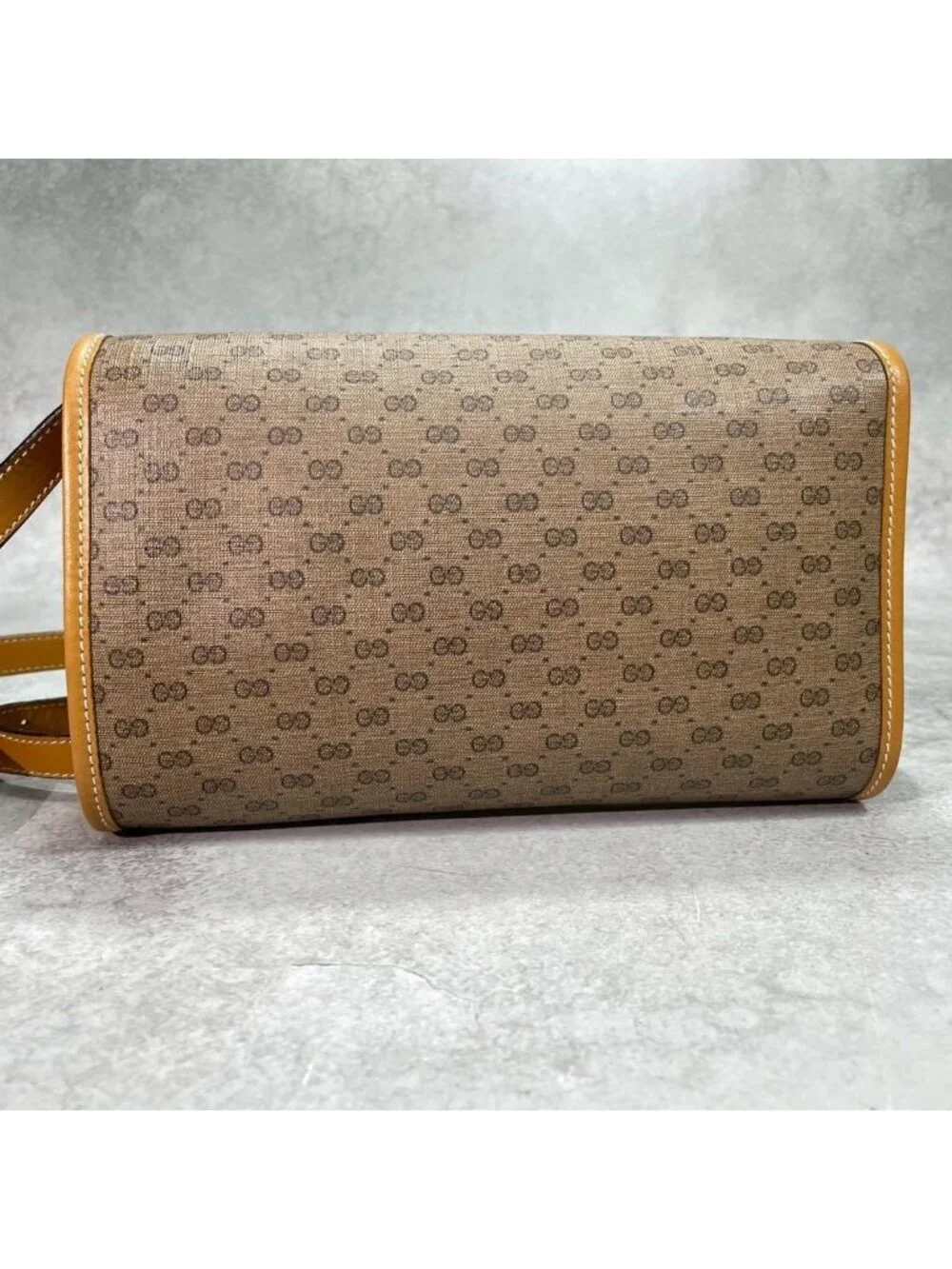 Gucci gg leather